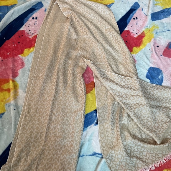 Michael Kors wrap scarf - Picture 3 of 5